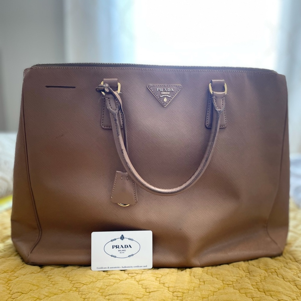 Prada Saffiano Lux tote large in caramel